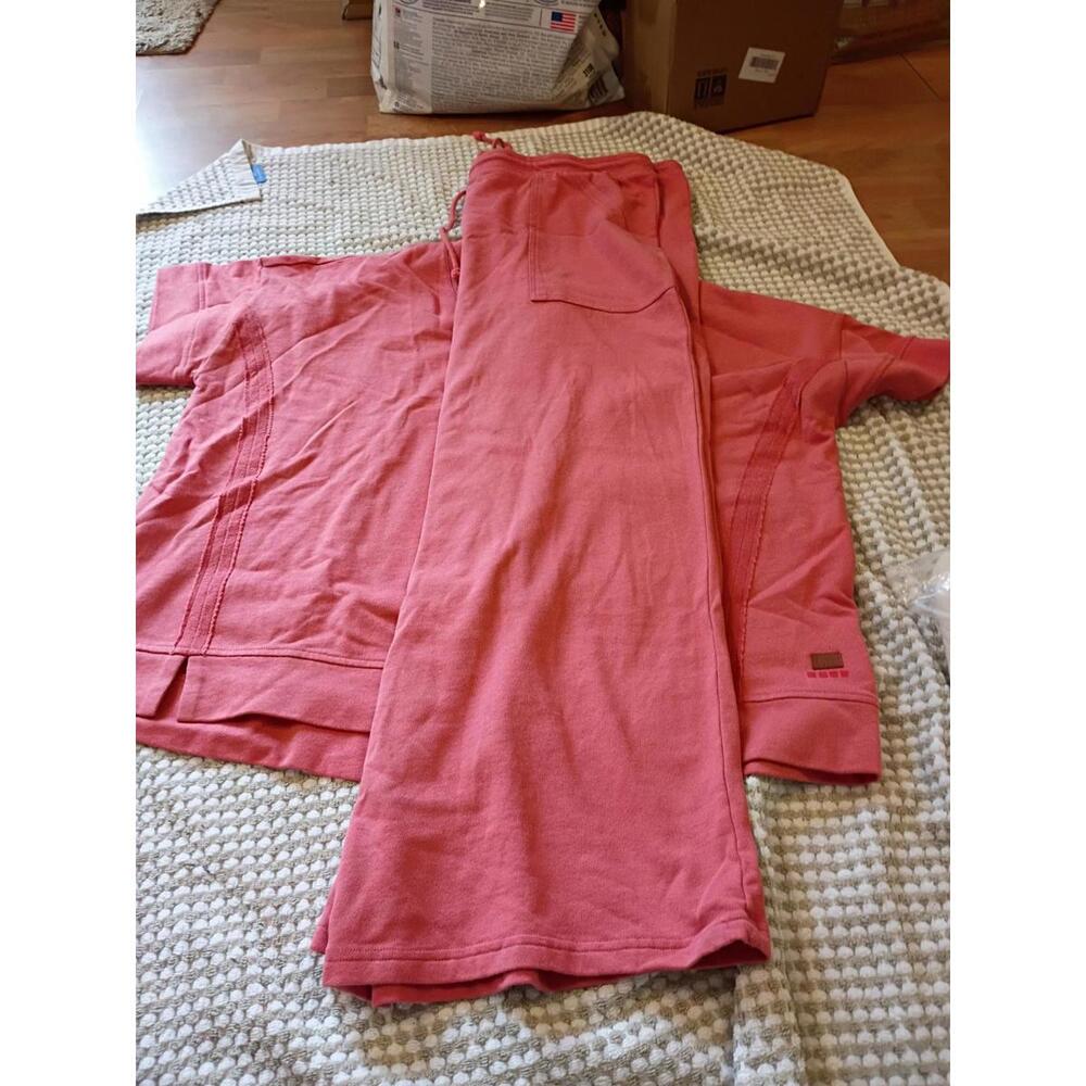 Peace love world xl, 2 piece French terry pullover and pant set, new, cute - Picture 5 of 5
